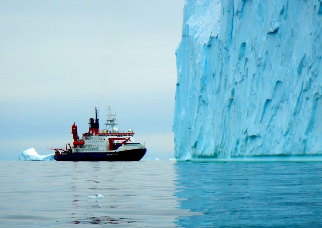Image: Boat in Antarctica