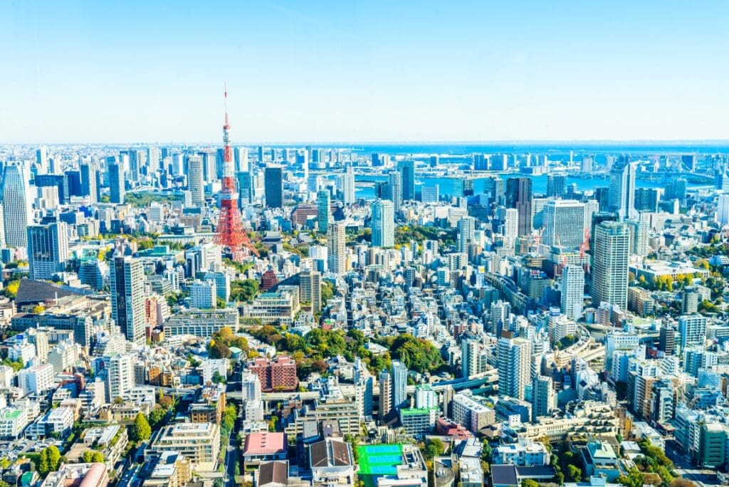 Image: cityscape with skyscrapers and trees