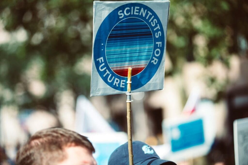 Image: Global climate change protest - No Planet B (s. science, research groups)