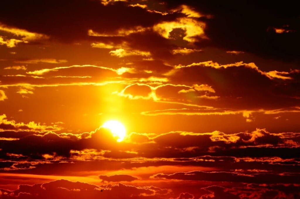 Image: Sunrise (s. heat, climate)