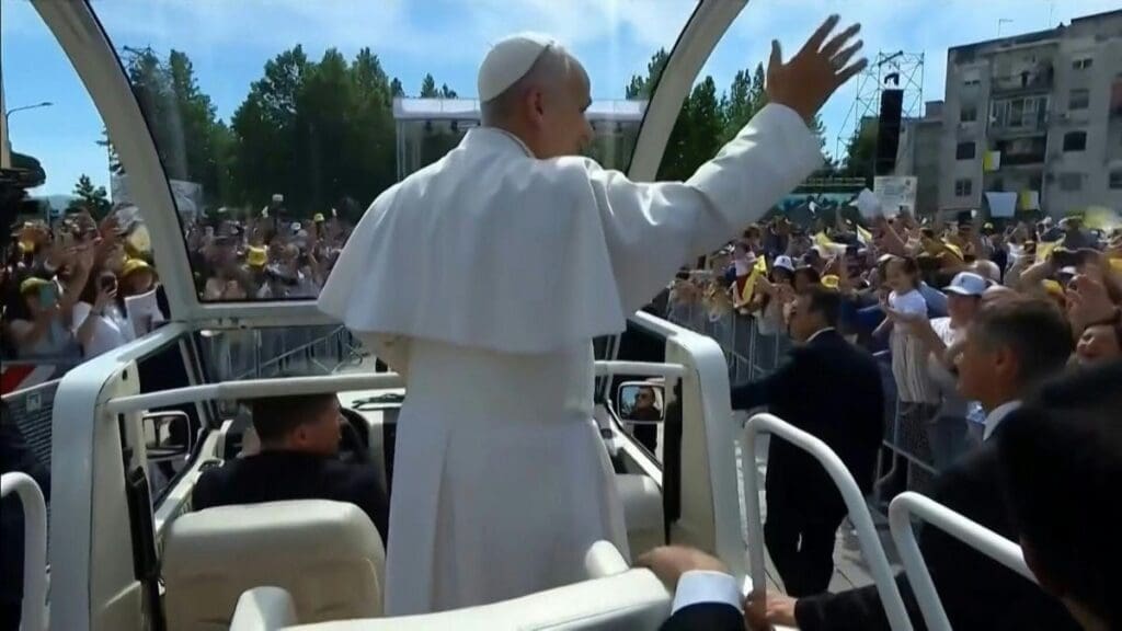 Image: Pope Leo XIV meets with residents of the ‘Land of Fires’