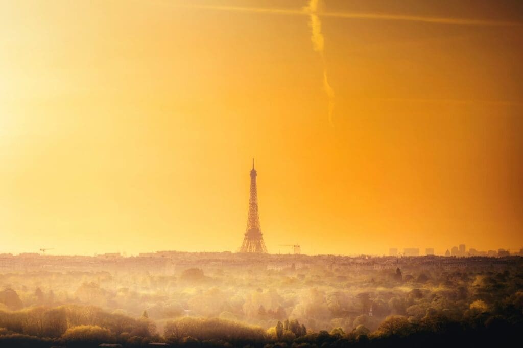 Image: Eiffel tower during sunset